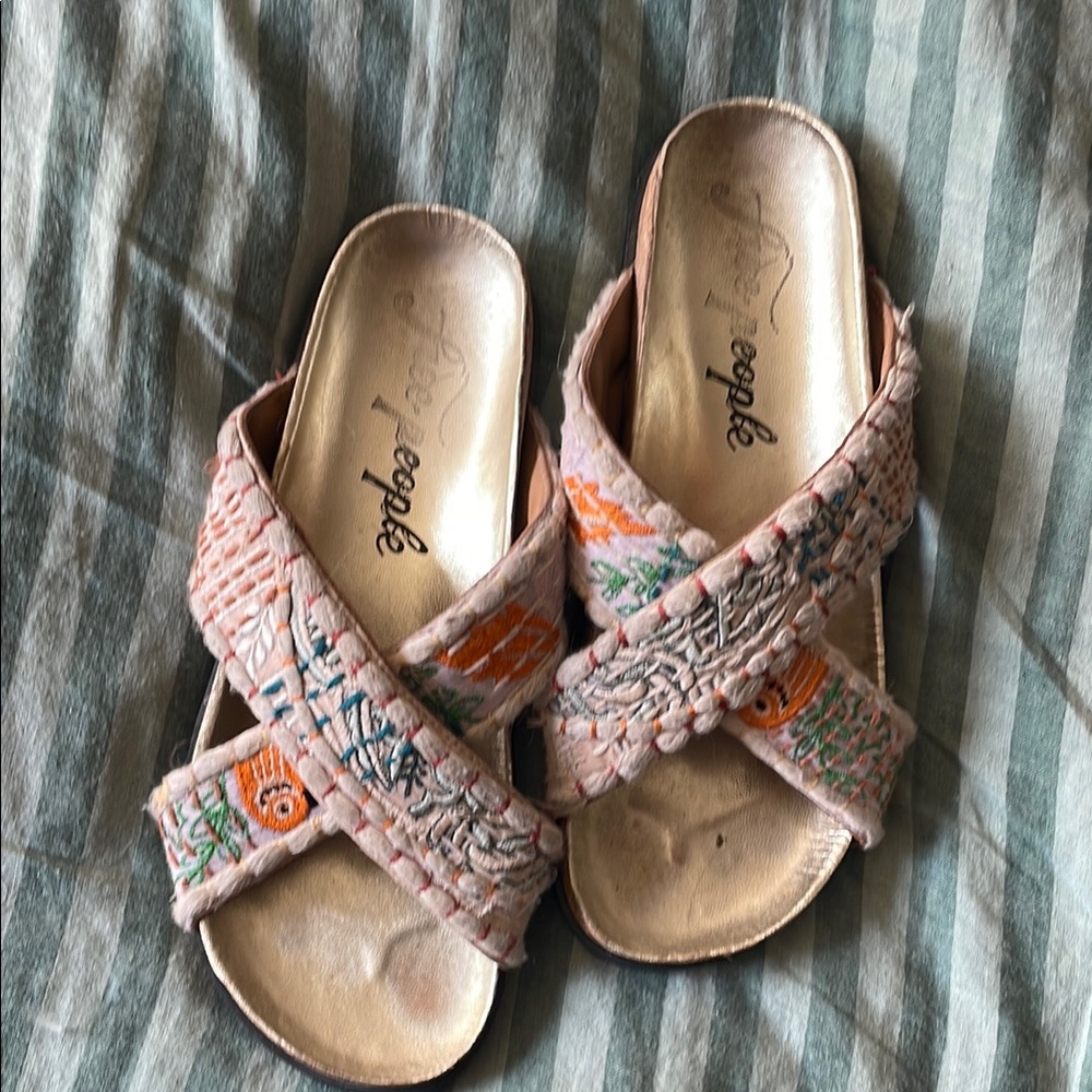FREE PEOPLE boho Pink and Orange Sandals with Criss-Cross Straps 10